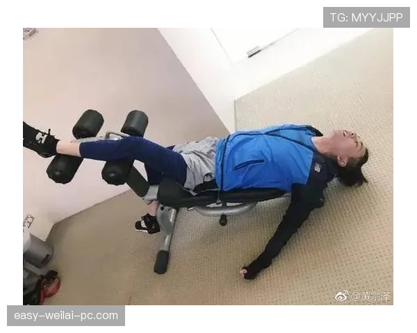 C罗家冰箱里塞满蛋白粉，邻居说半夜还能听见他练深蹲